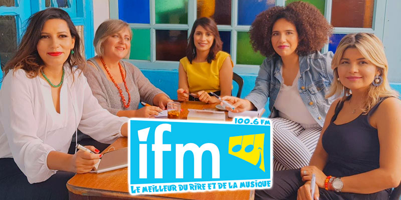 Un plateau féminin au micro d'IFM, tous les matins du lundi au vendredi 